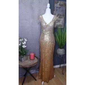 Gold sequence long prom dress 🎗